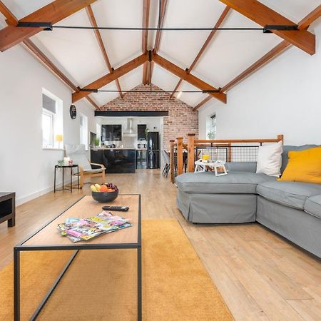 Stayright- 2 Bedroom House, Centrally Located & Close Walk To City Centre 卡迪夫 外观 照片
