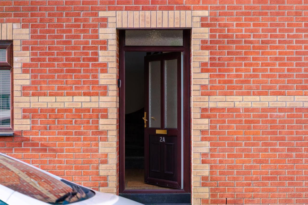 Stayright- 2 Bedroom House, Centrally Located & Close Walk To City Centre 卡迪夫 外观 照片