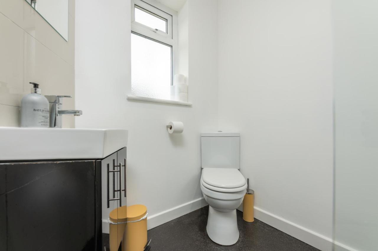 Stayright- 2 Bedroom House, Centrally Located & Close Walk To City Centre 卡迪夫 外观 照片