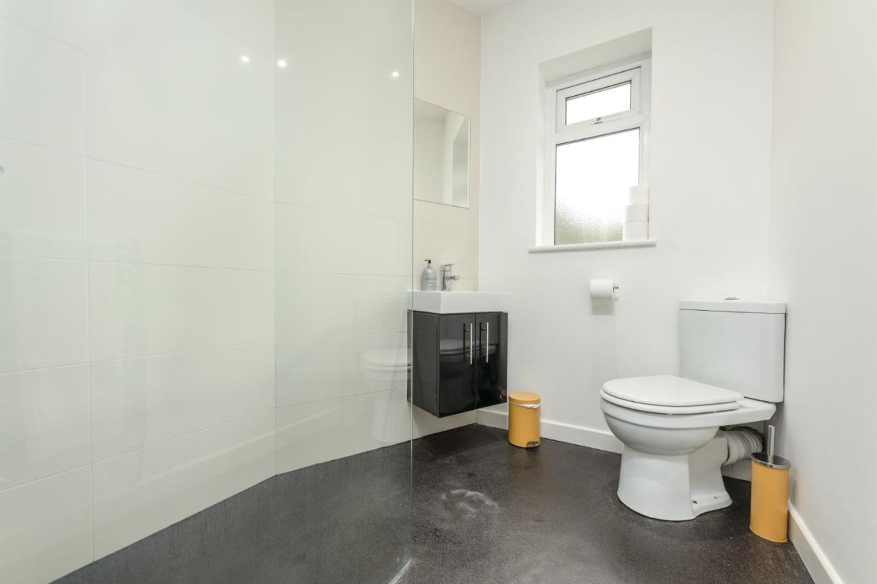 Stayright- 2 Bedroom House, Centrally Located & Close Walk To City Centre 卡迪夫 外观 照片